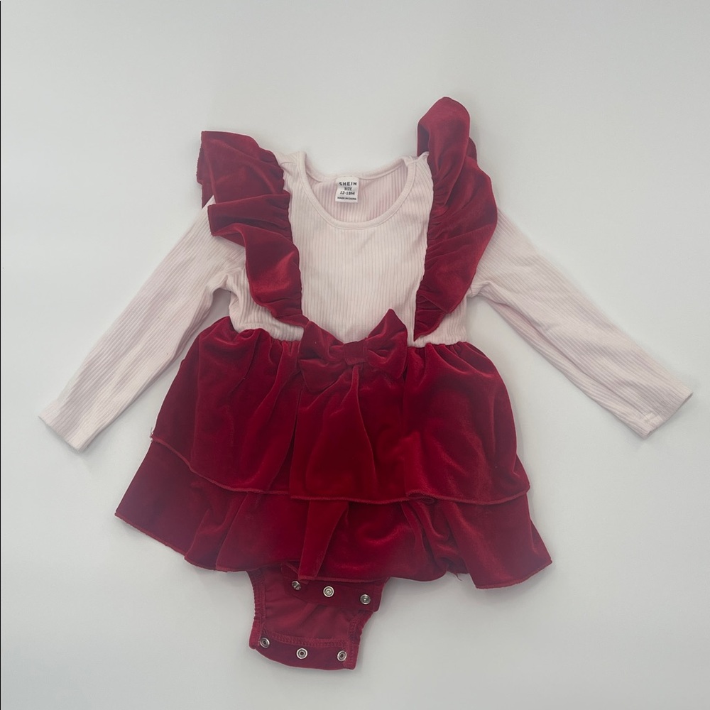 SHEIN Red Velvet Kids Dance Costume